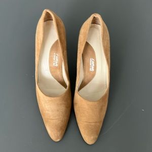 Light brown tan suede heels, 3”
